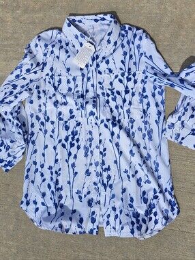Women's White & Blue Floral Button-Up Blouse